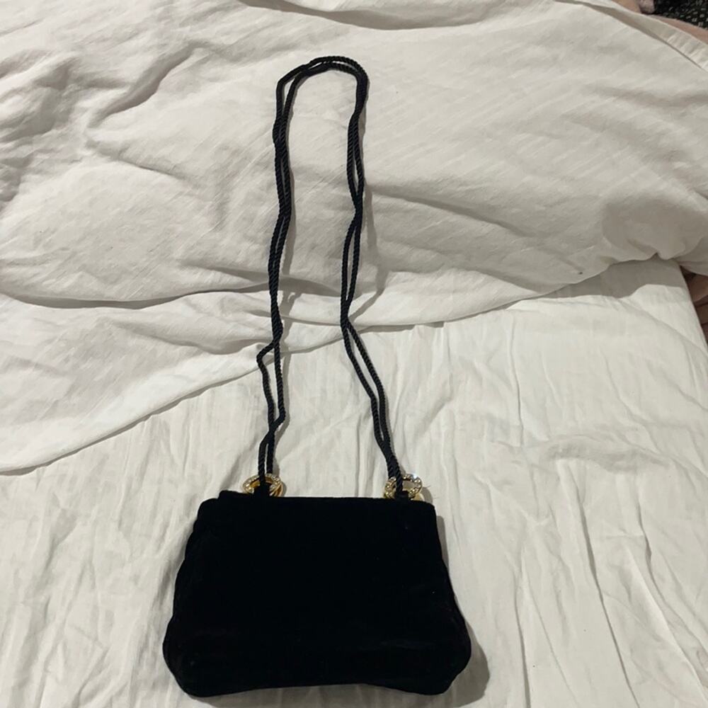 Accessory Lady black velvet gold sequined hardware rope style handle bag nwot